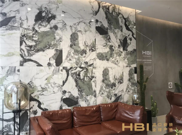 HBI瓷砖玉溪精选店董文丽:加盟HBI是对的选择