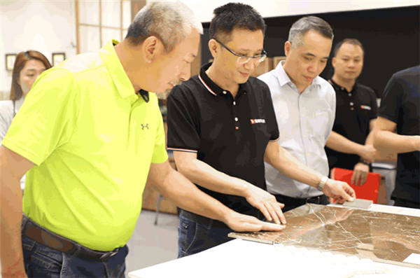 鹰牌陶瓷与广东省工程勘察设计行业协会建筑装饰分会达成战略合作