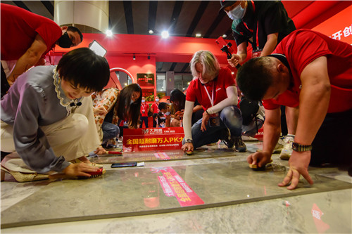 大角鹿成为广州陶瓷工业展自创办35年来首个参展瓷砖品牌