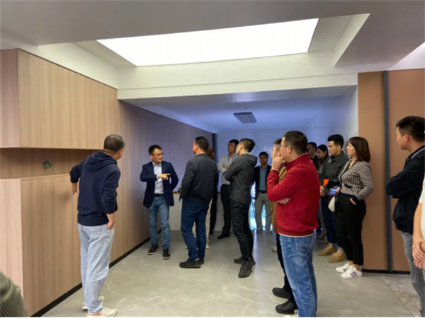 以客户为中心，以市场为导向，鹰牌陶瓷华南地区核心经销商墙地专家交流会圆满举行！