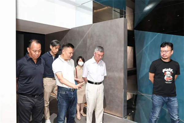 中国建筑卫生陶瓷协会高层到访欧文莱，共同探讨行业趋势