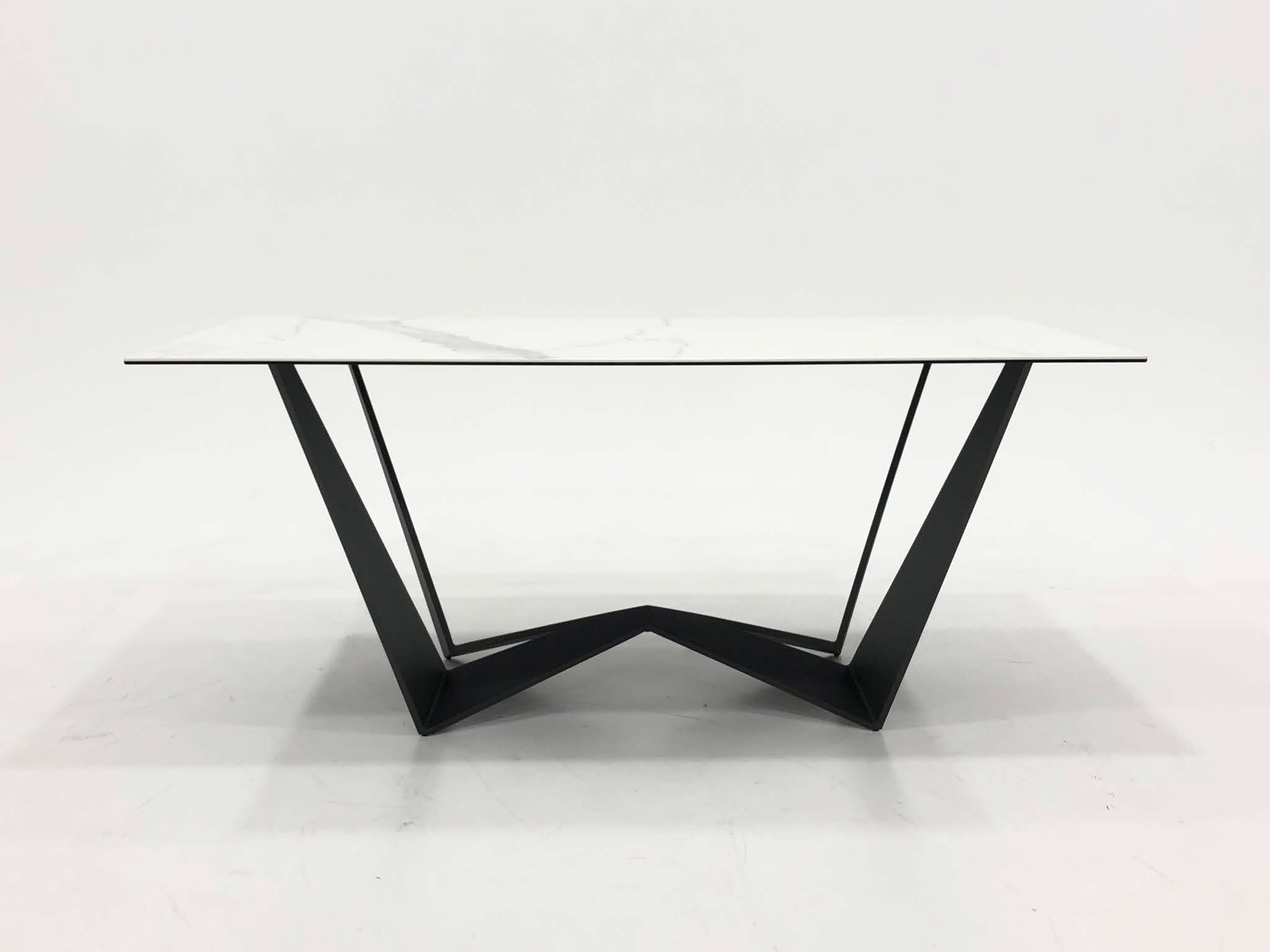 现代轻奢风的餐桌椅搭配，花4w装出10w的效果！