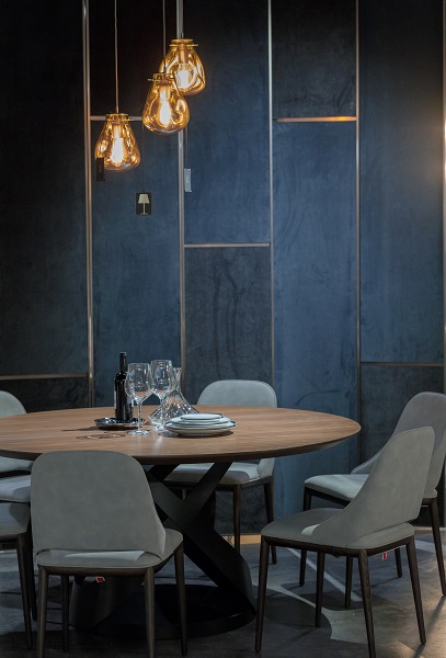 意大利TONIN CASA餐桌，有设计感的进口家具有多美？