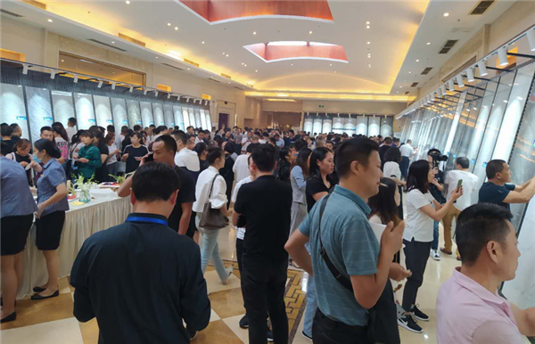 夹江瓷砖产销两旺，有领军企业还将新建三条大/岩板线