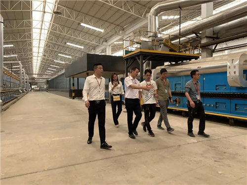 欧派家居集团考察团莅临升华建陶智能工厂考察指导工作
