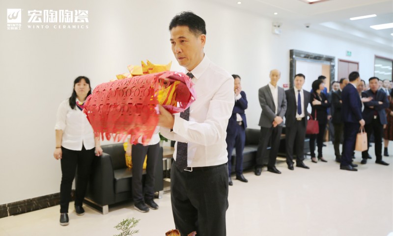 宏陶陶瓷丨开工大吉，2021飞犇向前！