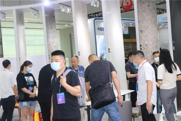 薄士薄瓷隐形岩板火爆亮相7月20日潭洲展
