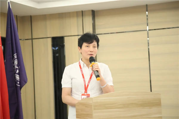 卡米亚瓷砖2020年8月工作总结会议顺利召开