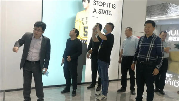 万达集团莅临惠达瓷砖考察指导