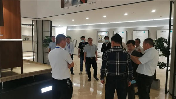 万达集团莅临惠达瓷砖考察指导