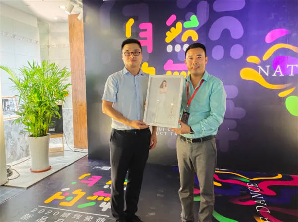 顺辉瓷砖联合圣都家装,亿元俱乐部战略升华