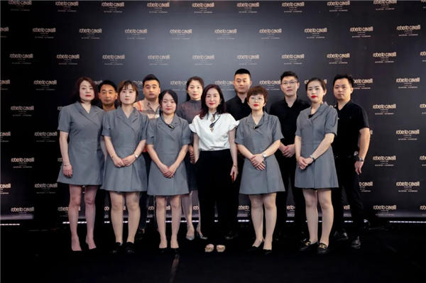 Roberto Cavalli奢华磁砖无锡旗舰店盛大开业