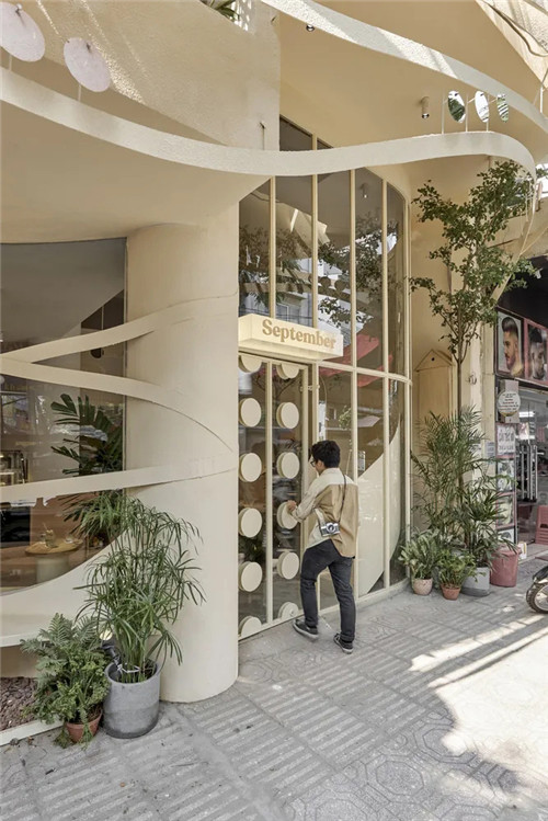 欧神诺瓷砖｜在市中心筑起260㎡的大鸟巢！越南网红咖啡馆，以曲线讴歌风与巢