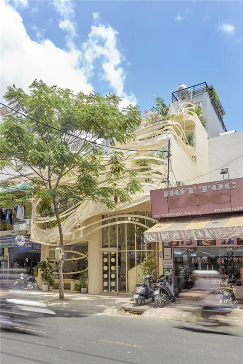 欧神诺瓷砖｜在市中心筑起260㎡的大鸟巢！越南网红咖啡馆，以曲线讴歌风与巢