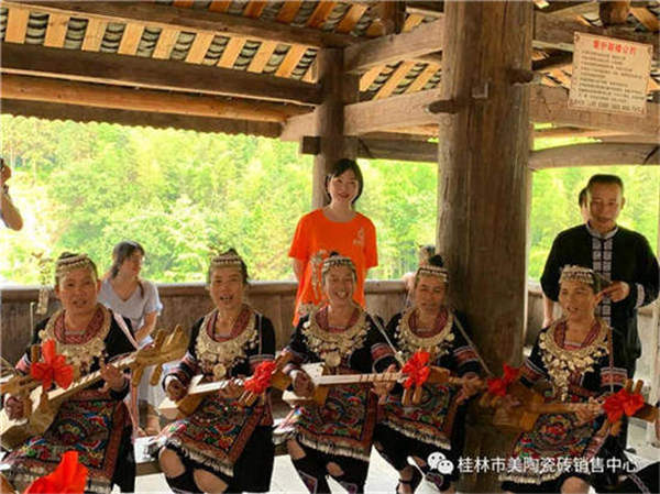 美陶瓷砖，送爱下乡村