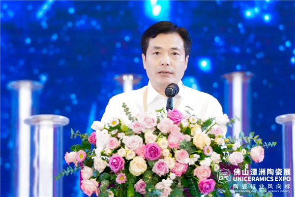 400+陶企云集，20+重磅活动，2021佛山潭洲陶瓷展开幕首日人气火爆！
