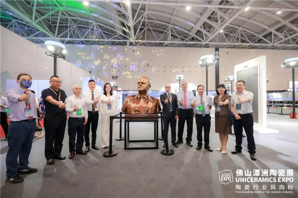 400+陶企云集，20+重磅活动，2021佛山潭洲陶瓷展开幕首日人气火爆！