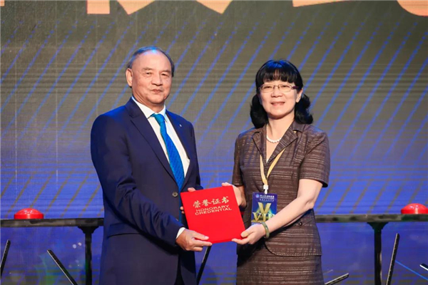 400+陶企云集，20+重磅活动，2021佛山潭洲陶瓷展开幕首日人气火爆！