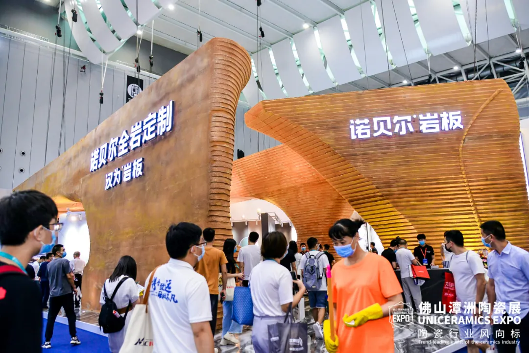 400+陶企云集，20+重磅活动，2021佛山潭洲陶瓷展开幕首日人气火爆！