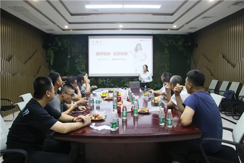 聊城隆兴置业项目领导莅临顺辉瓷砖·岩板考察参观