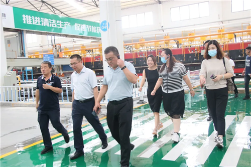 聊城隆兴置业项目领导莅临顺辉瓷砖·岩板考察参观