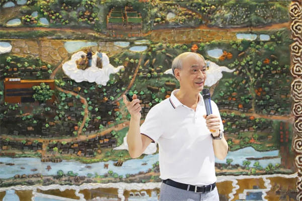 宏陶陶瓷《古镇巨星·宏陶精工》陶瓷拼画落成揭幕-再现石湾历史