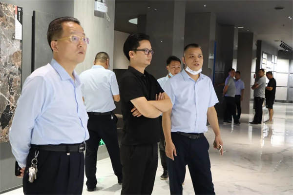 白兔瓷砖佛山陶博会实力抢镜，引领能量新美学