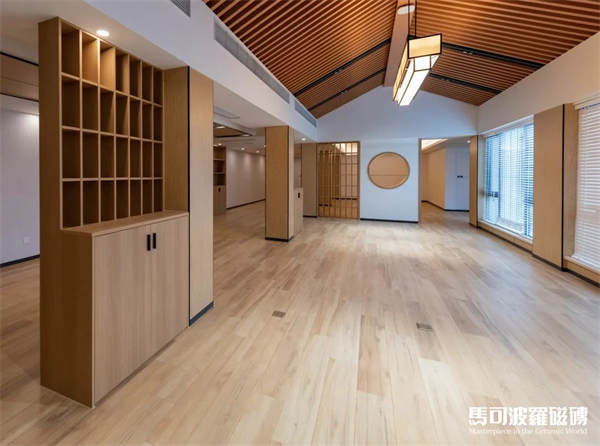 马可波罗瓷砖10000㎡沉浸式办公空间装修案例，感受现代感与高级感