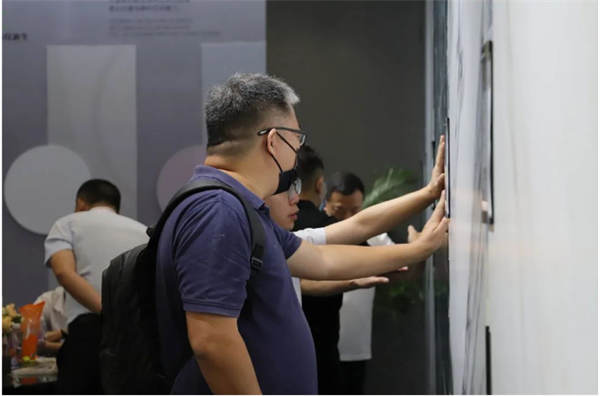 顺辉天成岩板x厦门国际石材展：对位通体·岩脉系列新品正式发布