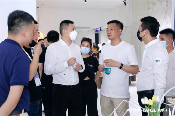 依诺企业×厦门石材展【中国白】展馆人气火爆，盛况一睹为快
