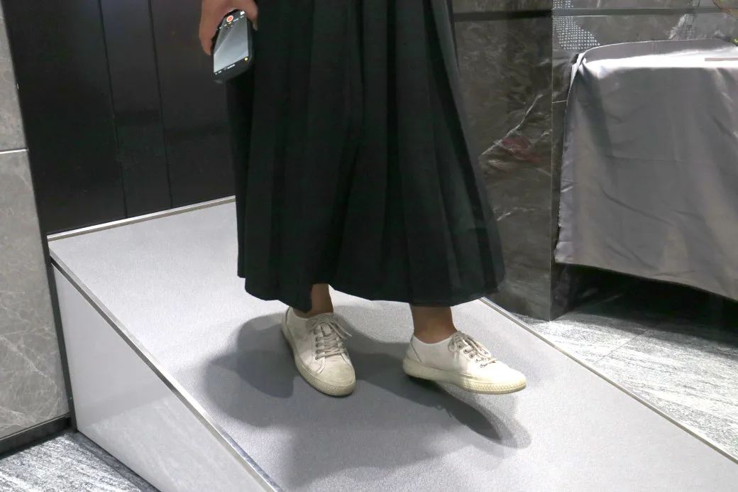 万众期待！宏宇2023旗舰级新品，素色-素奢进化论