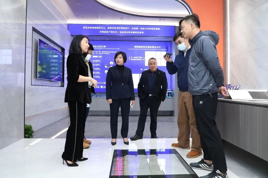 全国首家简一成品交付体验中心盛装开业