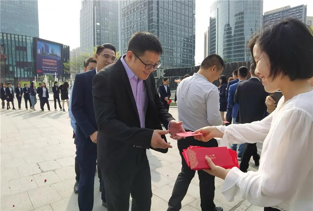开工大吉！新年兴起势，2021兴辉国际一起向前犇！