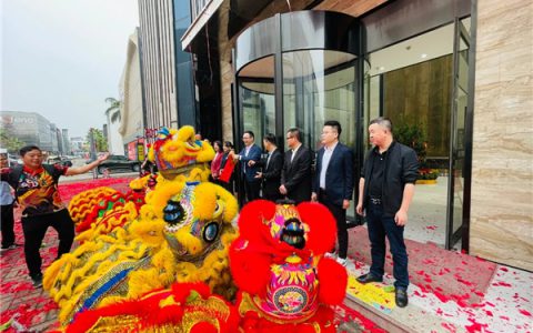 华鹏陶瓷开年第一课：构建差异化竞争体系，实现品牌突围