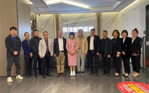 唯美集团董事长黄建平亲临浙江桐乡马可波罗瓷砖终端一线走访调研