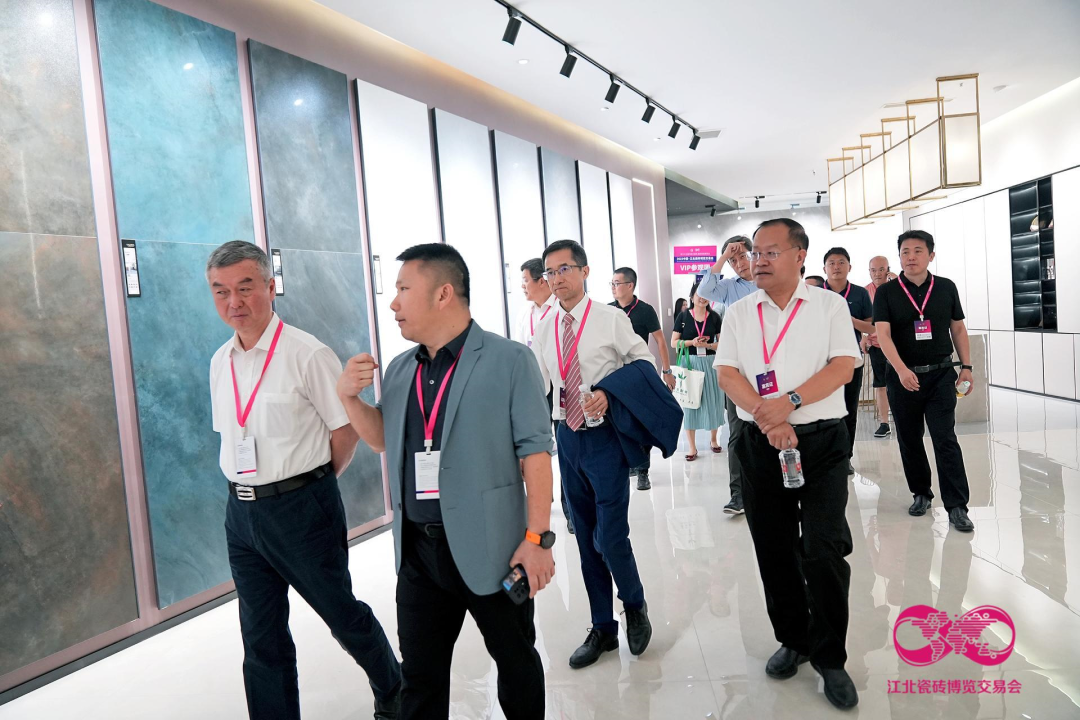 万众瞩目！2023中国·江北瓷砖博览交易会今天盛大启幕！