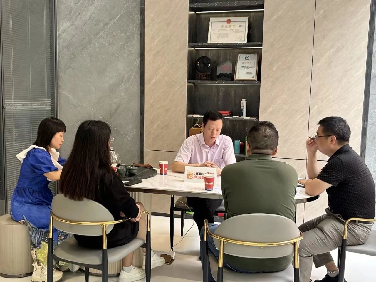 2023陶瓷辅材行业调研：铺贴工人稀缺、辅材用料不当！岩板这些痛点正在被解决