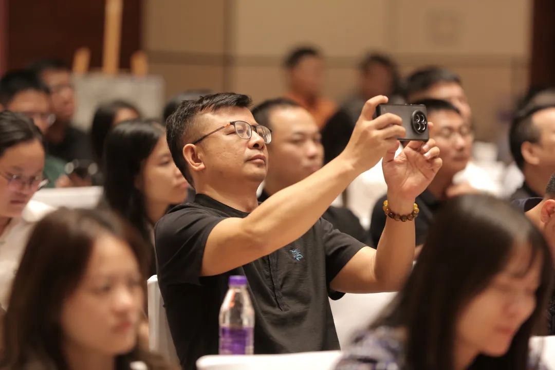 “打造超级单品”2023第三届陶瓷行业产品经理大会举行