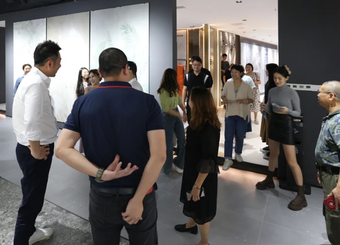 跃新·领势丨CAPUCINO意式高端瓷砖品牌升级媒体交流荟顺利举行