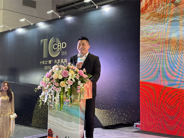 第三次亮相上海建博会，意大利施恩德岩板联合红星美凯龙发布“岩遇.意境”艺术共创之旅