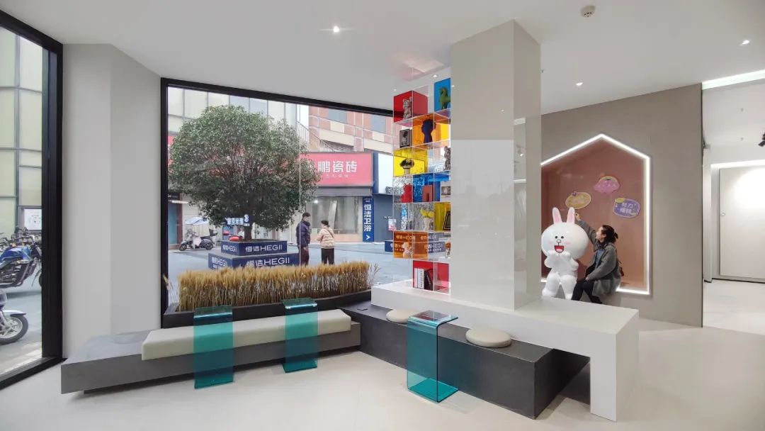 境·砖·意：探索新门店的设计之旅｜湖北武汉斯米克瓷砖展厅焕新
