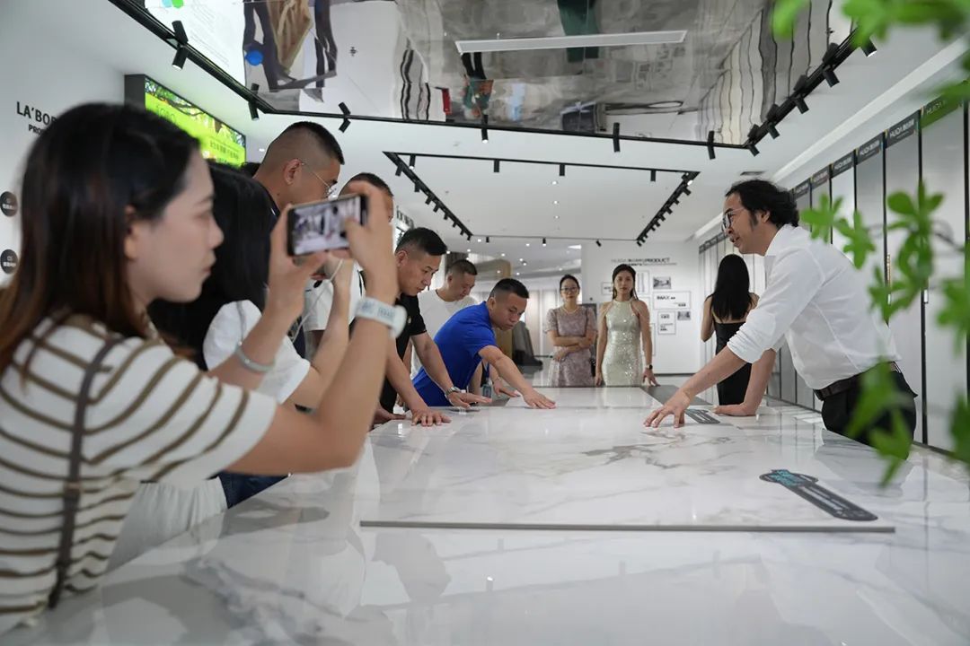 惠达瓷砖春季赢商峰会暨《麦光》系列新品发布会圆满举行！